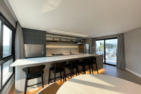 LOFT DIFERENCIADO COM SACADA NO CENTRO DE BLUMENAU